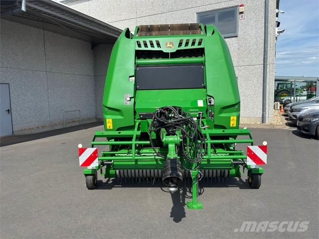 John Deere V451M محزمات مستديرة