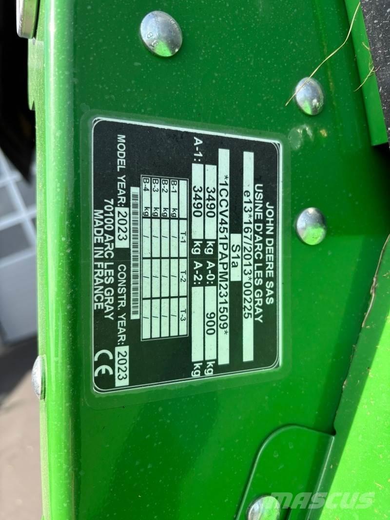 John Deere V451M محزمات مستديرة