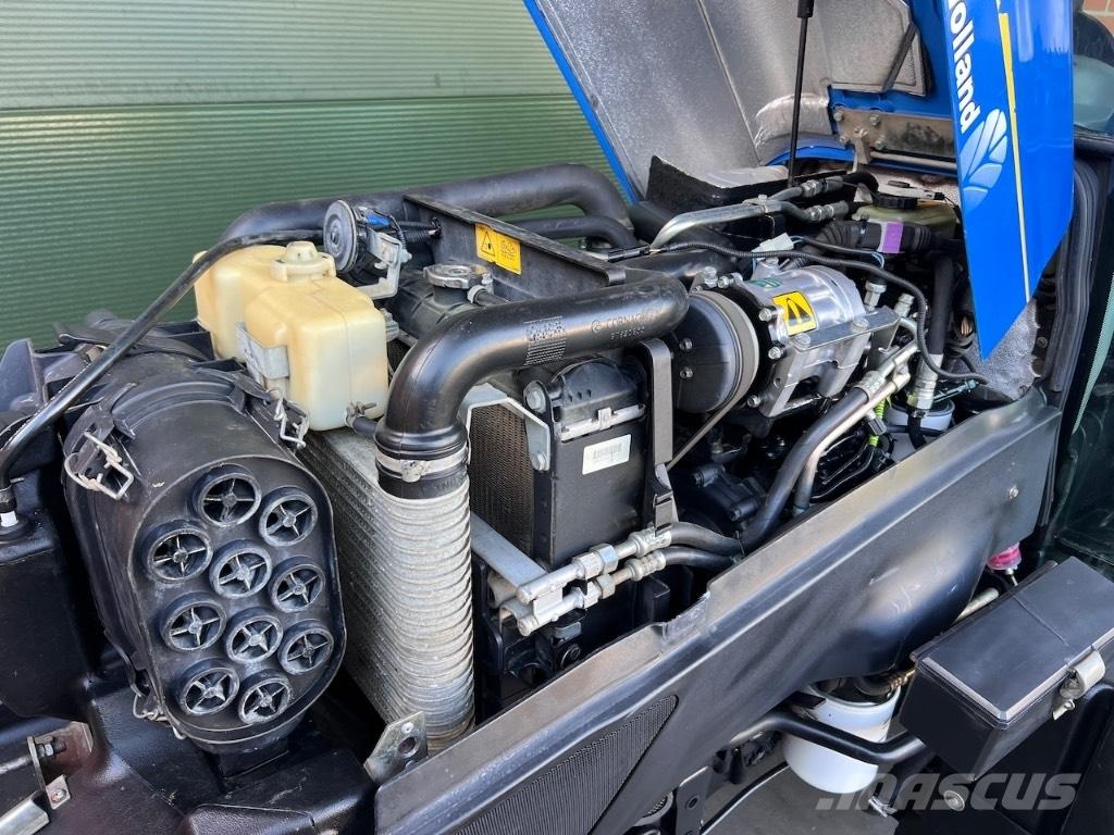 New Holland T4030F الجرارات