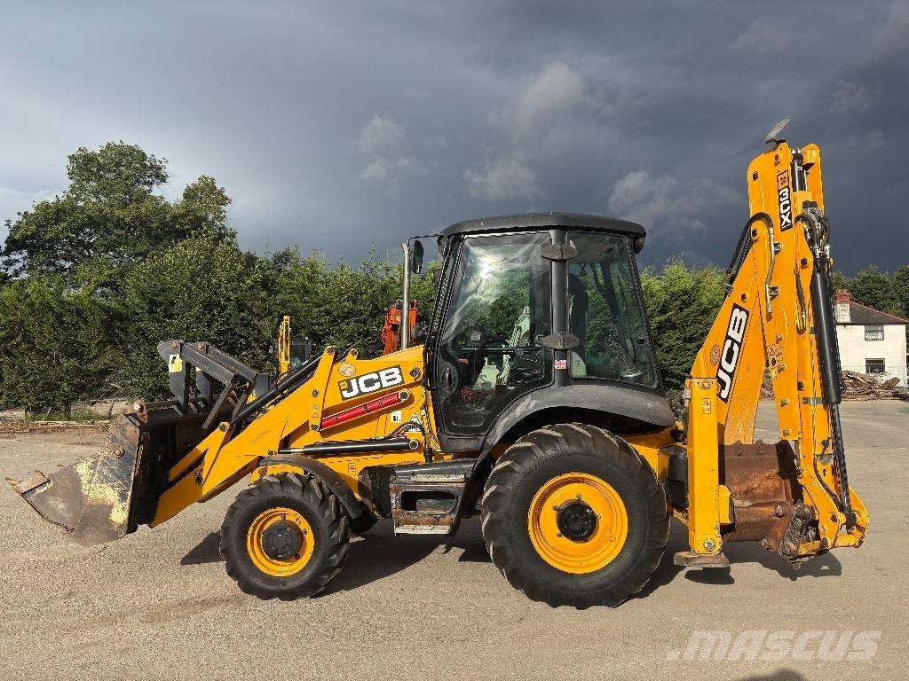 JCB 3CX لوادر ذات جرافات عكسية