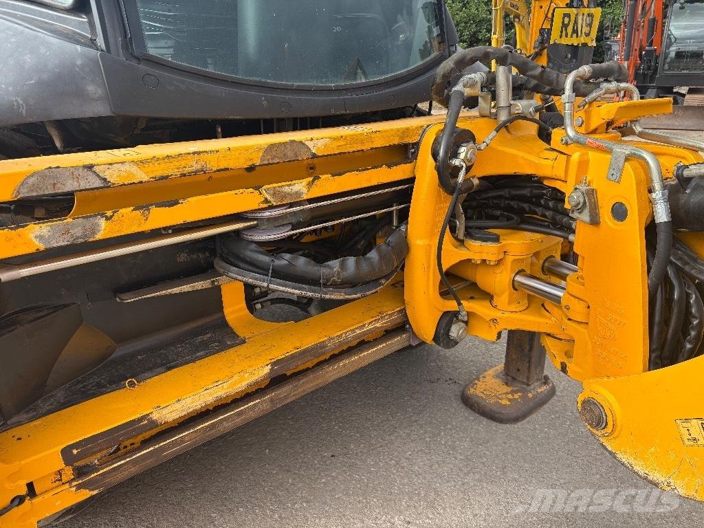 JCB 3CX لوادر ذات جرافات عكسية
