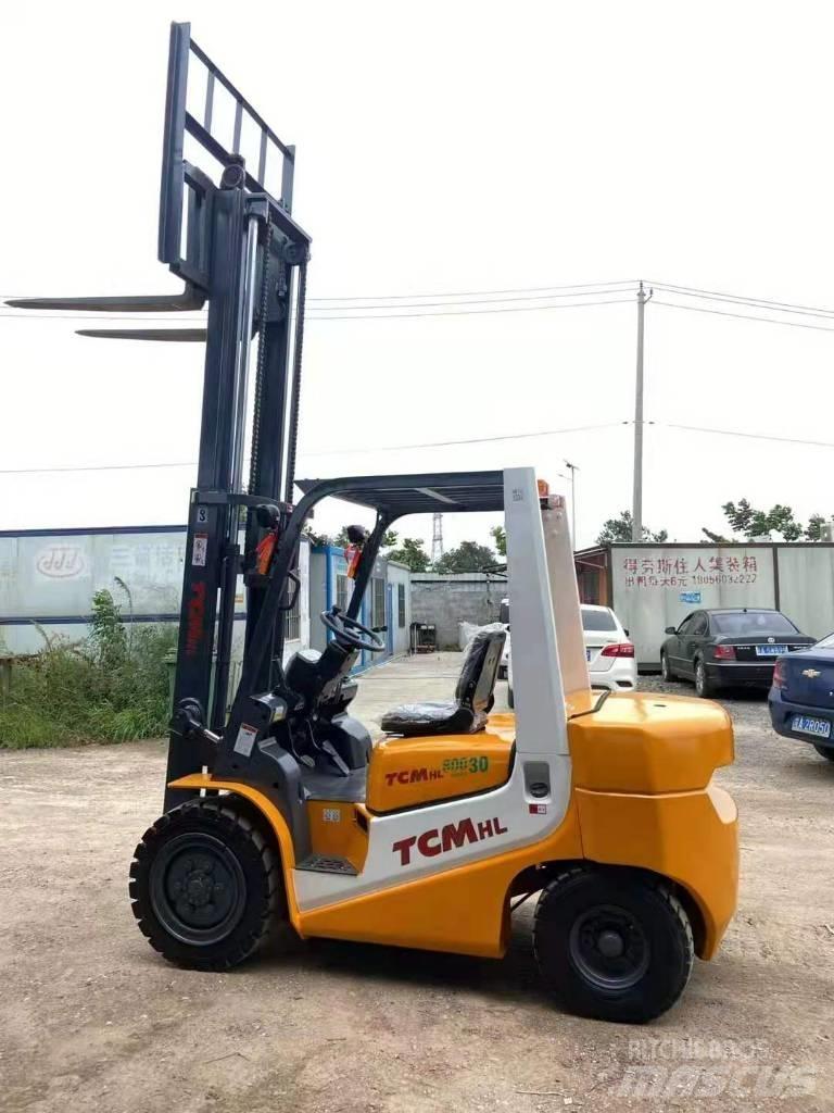 TCM FD 30 شاحنات الديزل