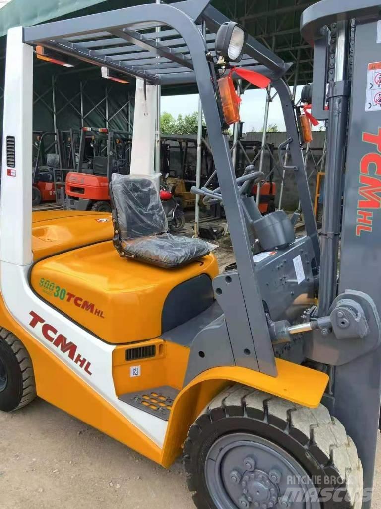 TCM FD 30 شاحنات الديزل