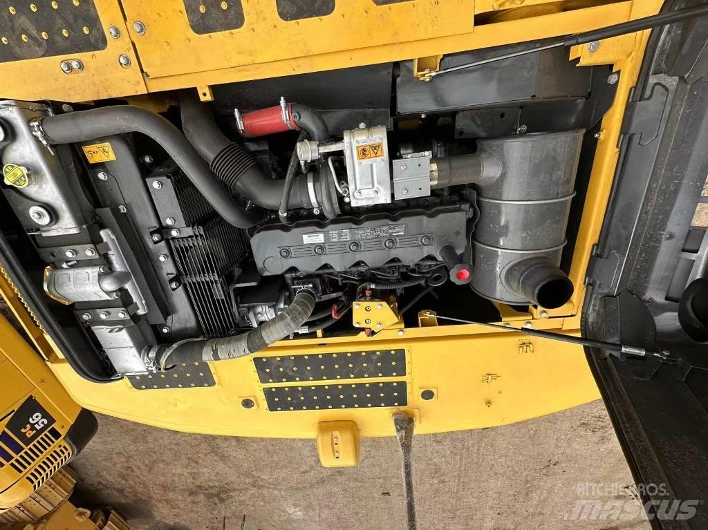 Komatsu PC 220 حفارات زحافة
