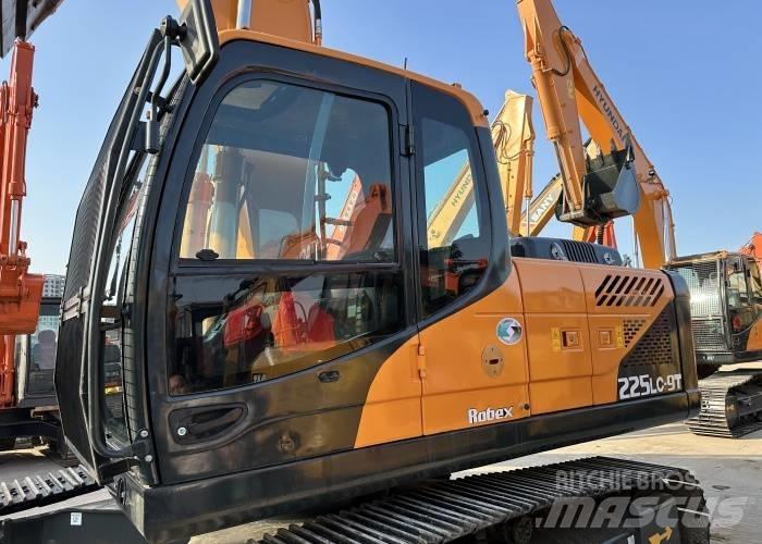 Hyundai 225 حفارات زحافة