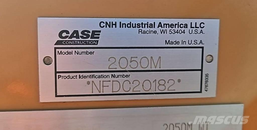 CASE 2050 M بلدوزرات مجنزرة