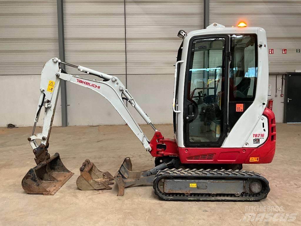 Takeuchi TB 216 حفارات صغيرة أقل من 7 طن (حفارات صغيرة)