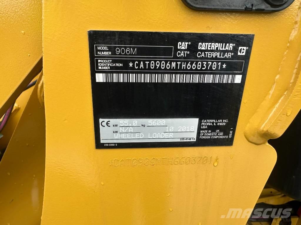 CAT 906 M لوادر بعجل