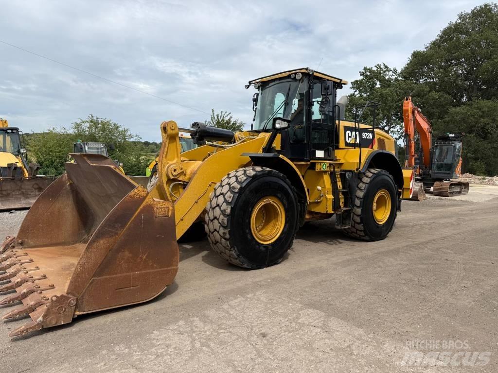 CAT 972 M لوادر بعجل