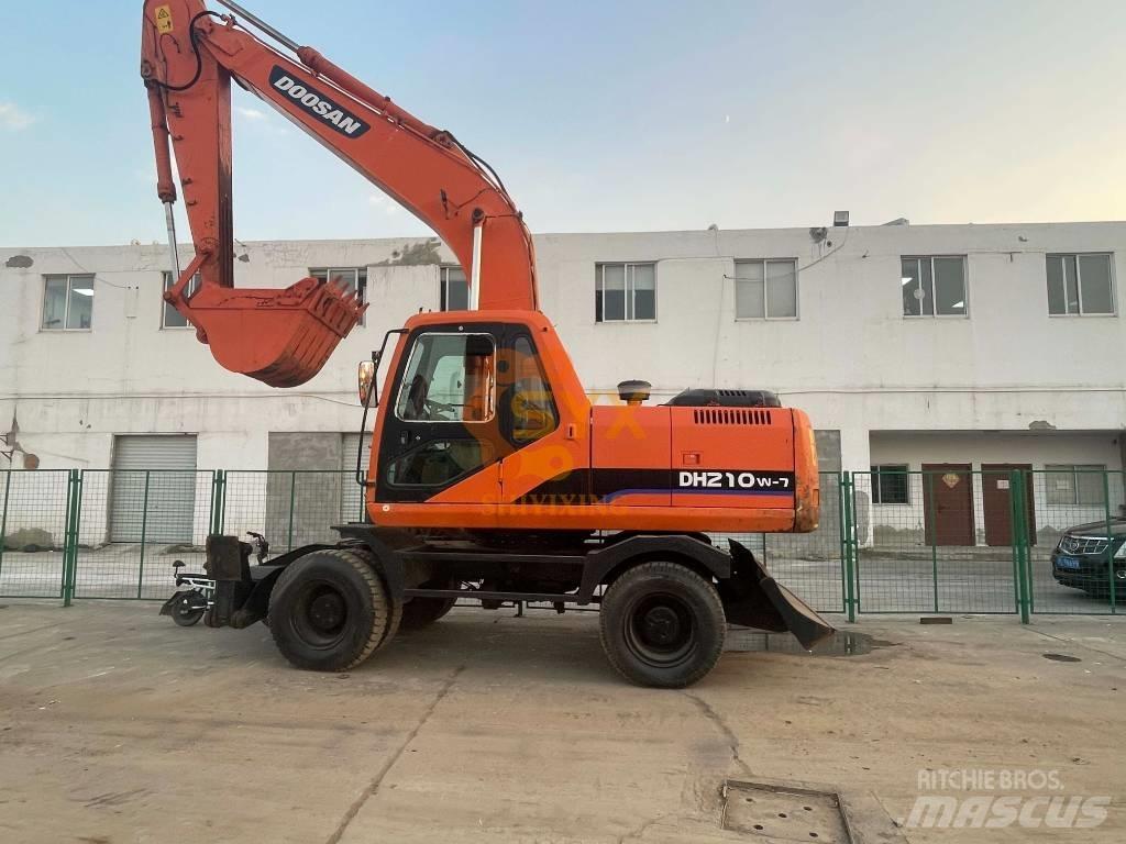 Doosan DH210W-7 حفارات بعجل