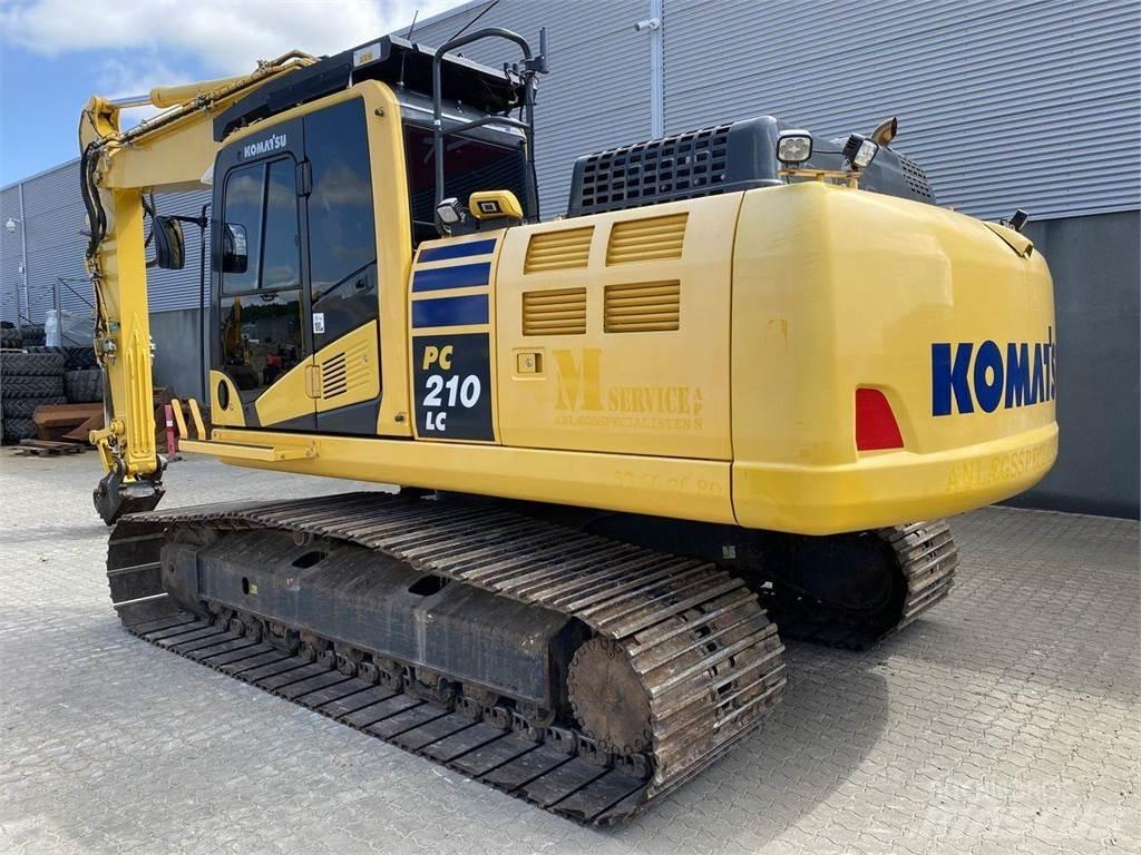 Komatsu PC210LC-11 حفارات زحافة