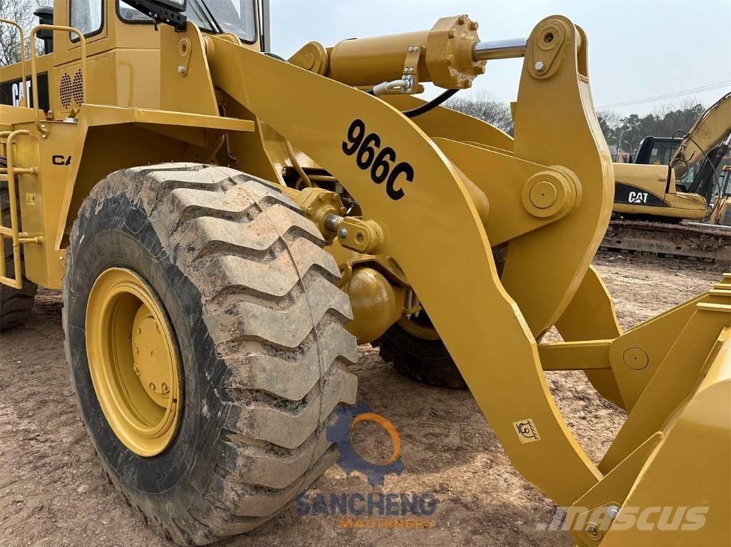 CAT 966 C لوادر بعجل