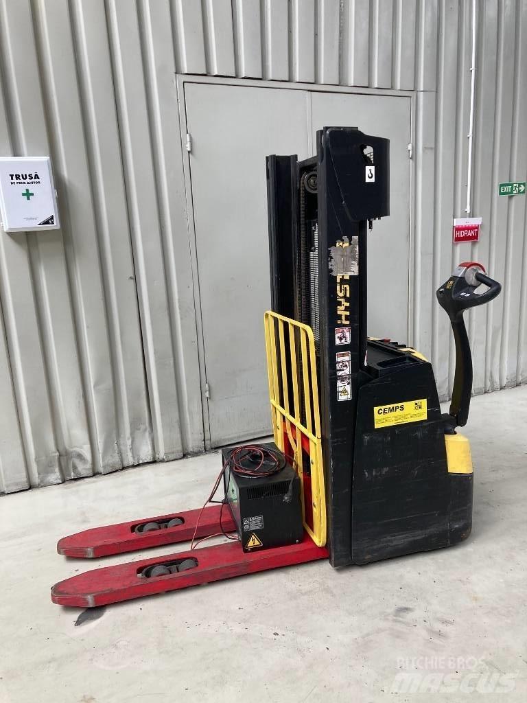 Hyster S 1.2 معدات التكديس الجوالة