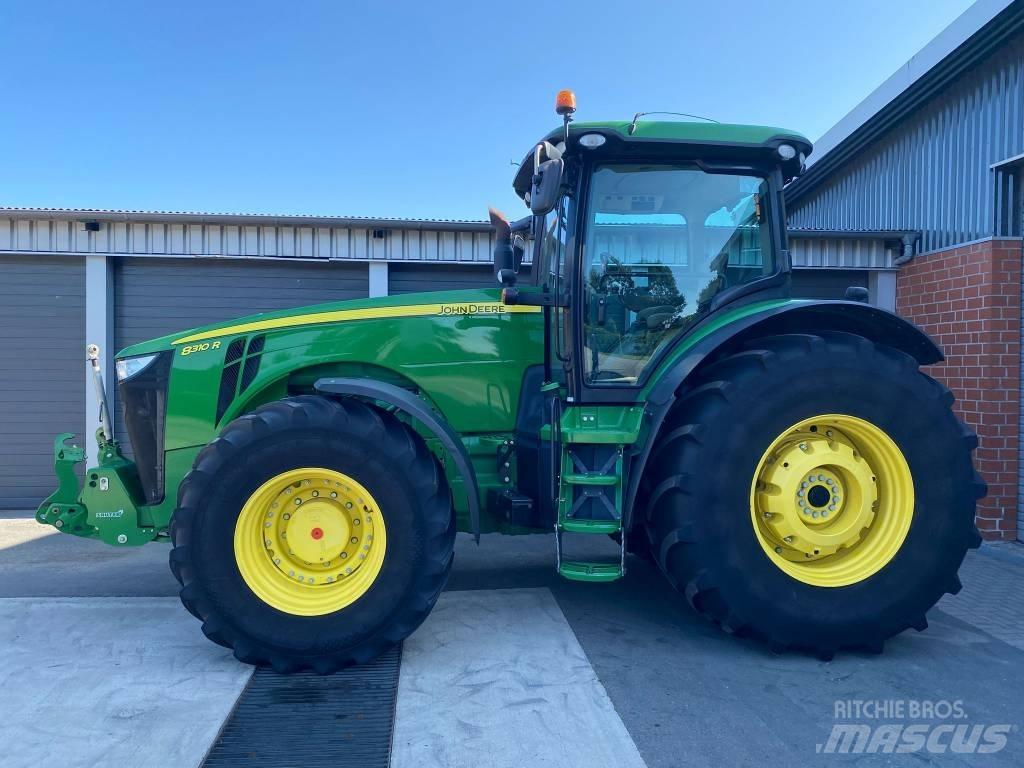 John Deere 8310 R الجرارات
