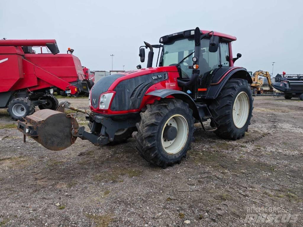 Valtra T 193 الجرارات