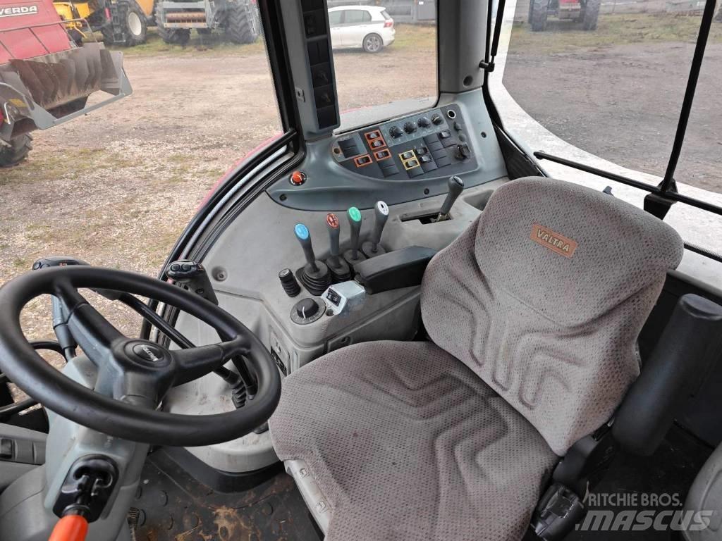 Valtra T 193 الجرارات