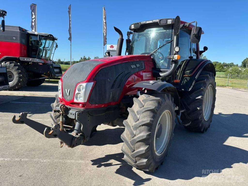 Valtra T 193 الجرارات