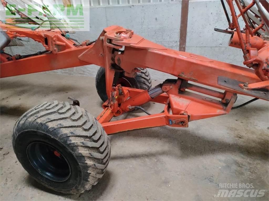 Kuhn Manager 8 NSH محاريث تقليدية