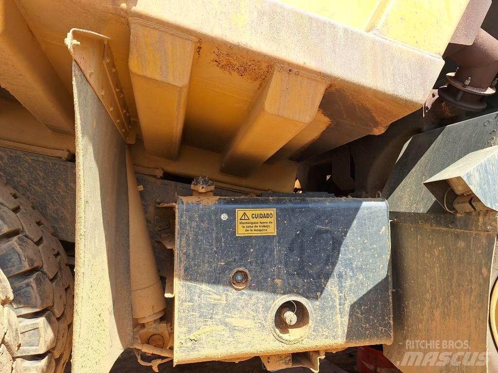 Komatsu HD605-7EO شاحنات المخلفات الصلبة
