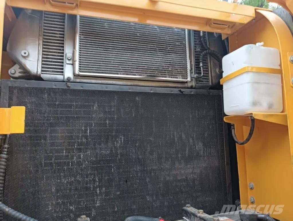 Hyundai 220 LC-9T حفارات زحافة