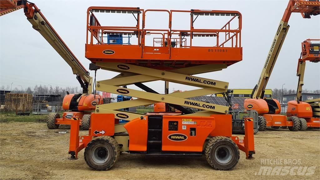 JLG 3394RT رافعات مقصية الشكل