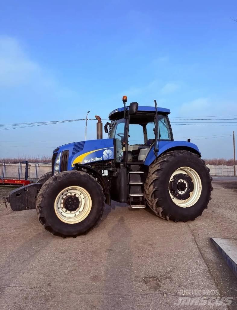 New Holland T 8030 الجرارات
