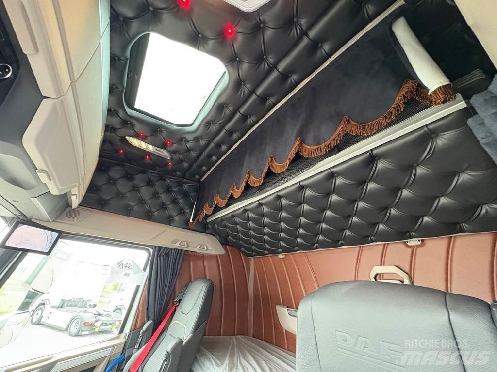 DAF XG+ 530 FAS شاحنات بمقصورة وهيكل