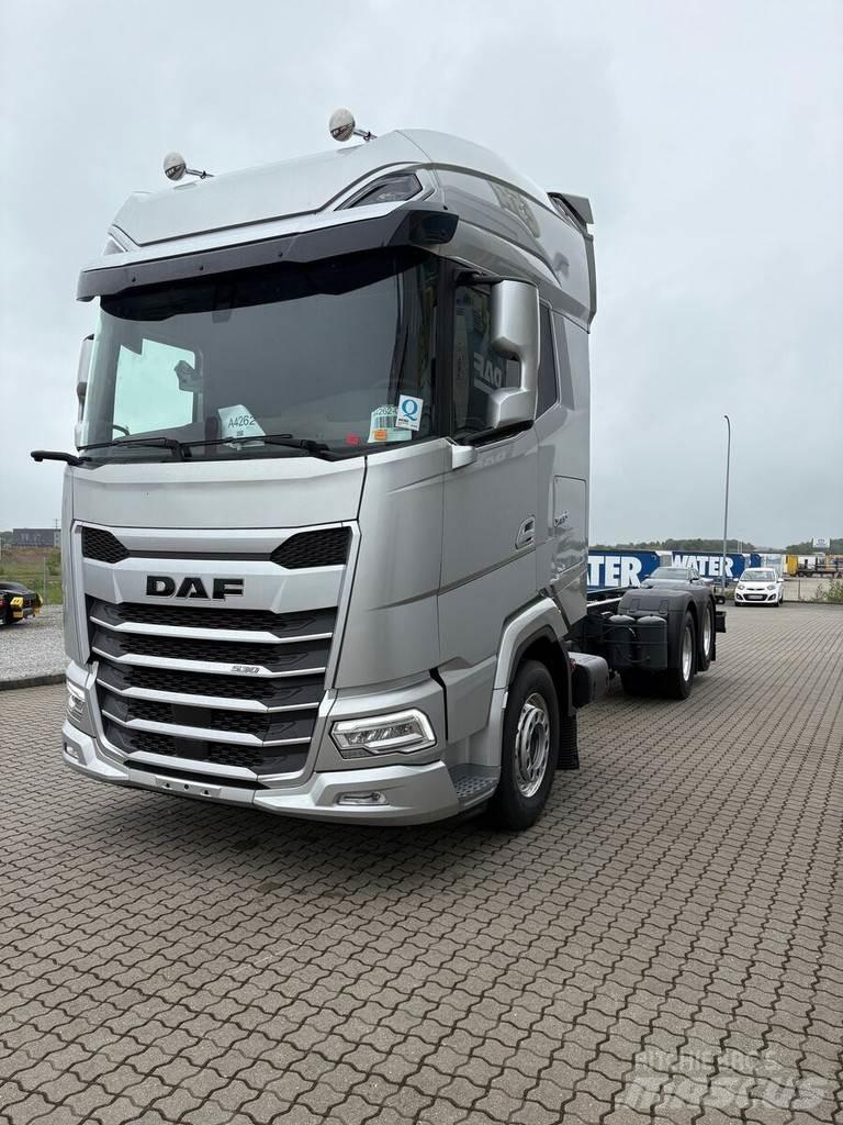 DAF XG+ 530 FAS شاحنات بمقصورة وهيكل