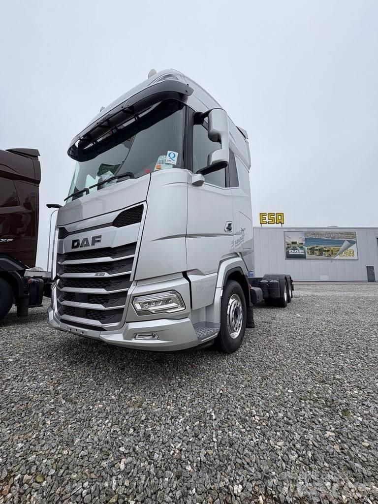 DAF XG+ 530 FAS شاحنات بمقصورة وهيكل