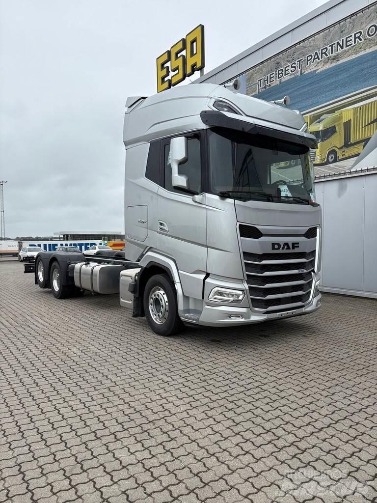 DAF XG+ 530 FAS شاحنات بمقصورة وهيكل
