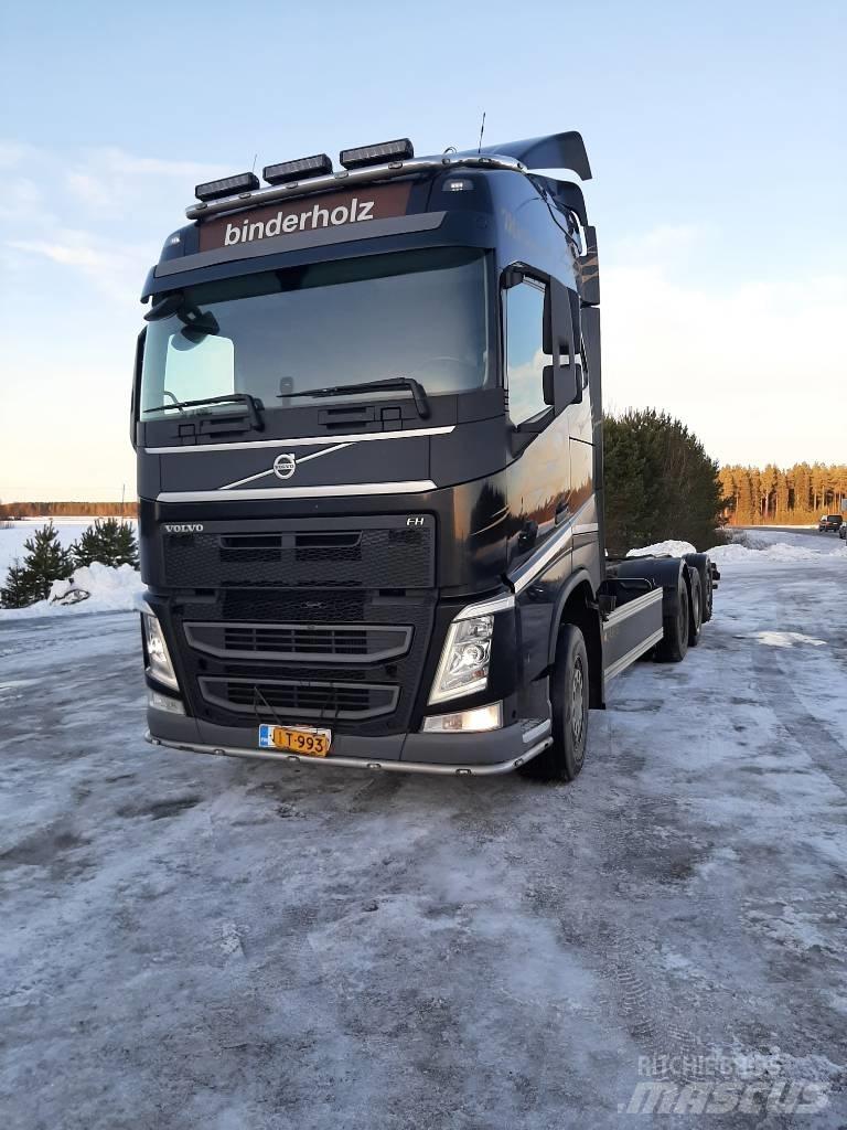 Volvo FH13 شاحنات بمقصورة وهيكل