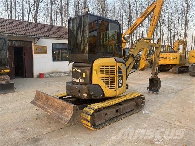 Komatsu PC35MR-2 حفارات زحافة