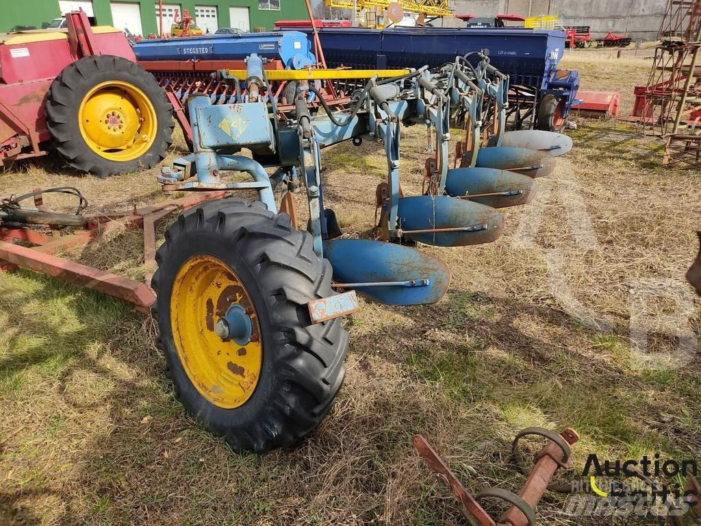 Överum CT 598 HL محاريث