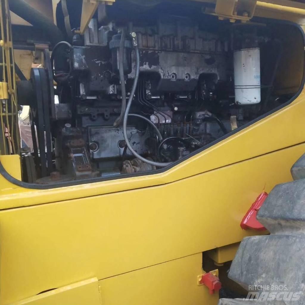 Komatsu wa470-3 لوادر بعجل