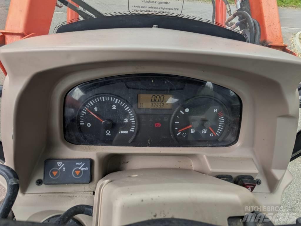 Kubota M 6040 الجرارات