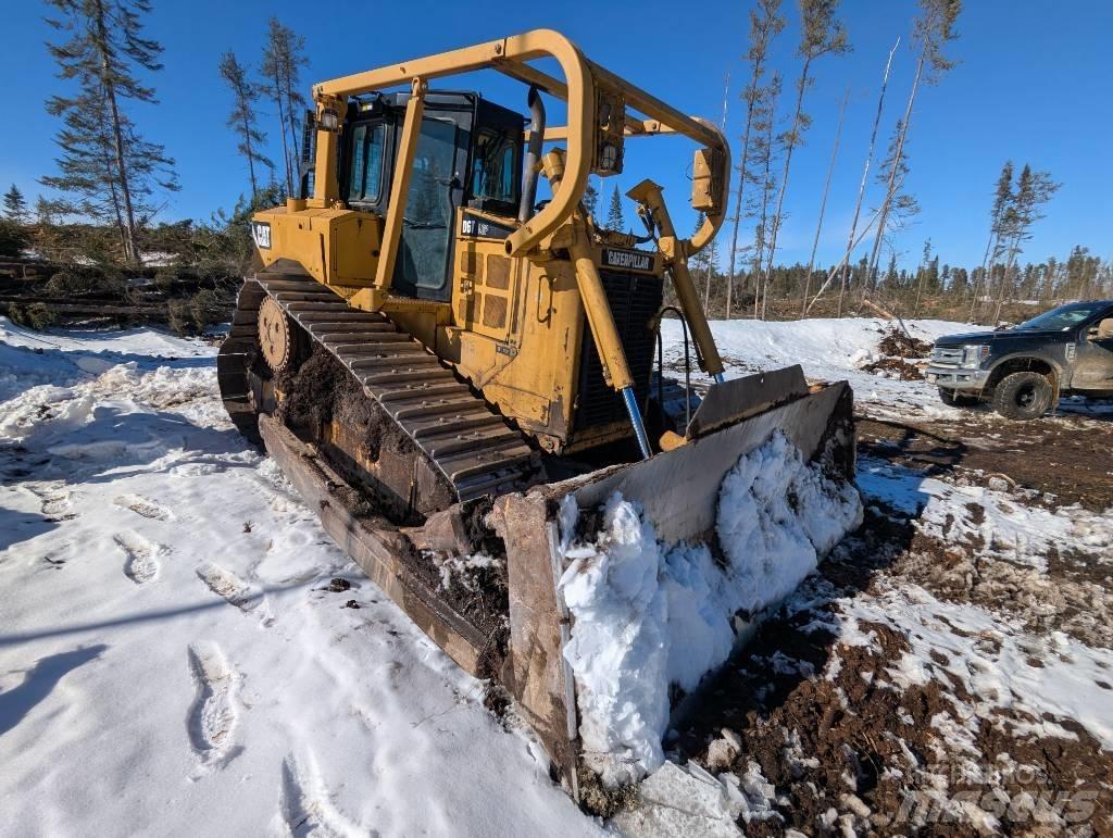 CAT D 6 T LGP بلدوزرات مجنزرة
