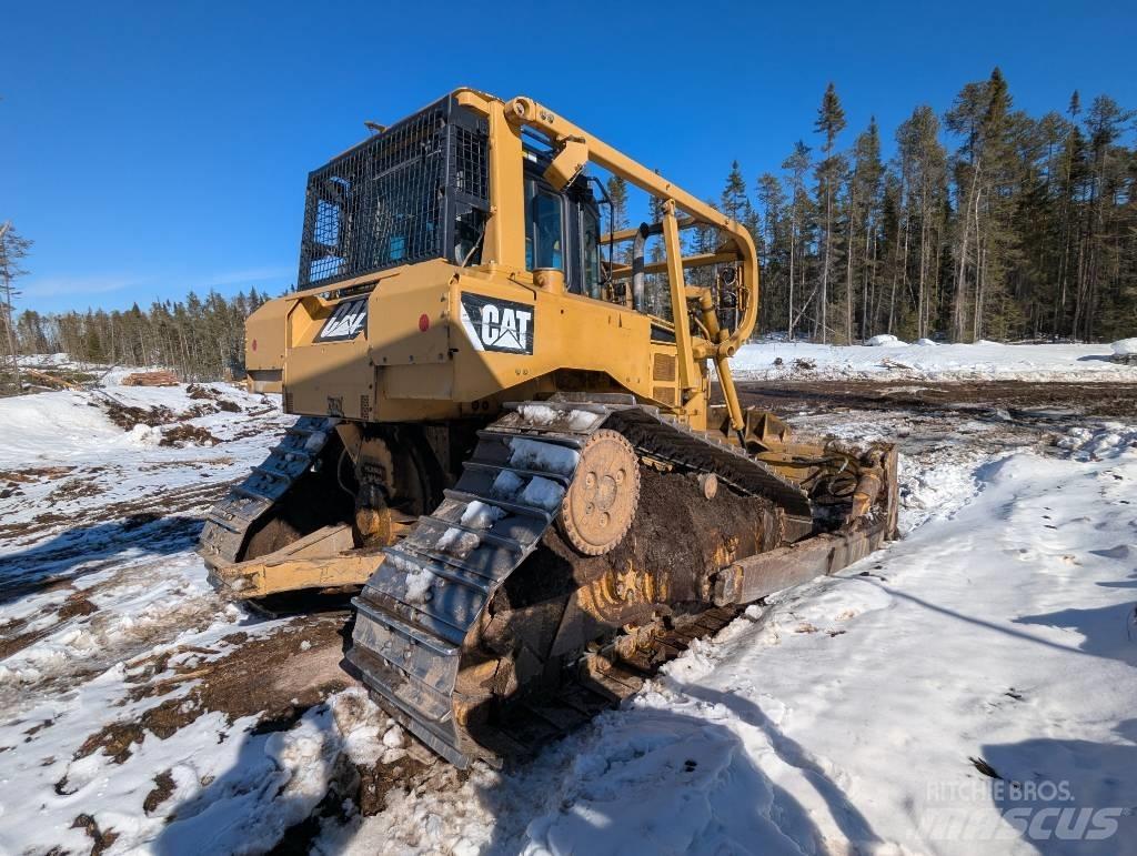 CAT D 6 T LGP بلدوزرات مجنزرة