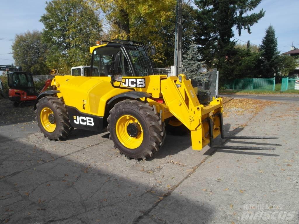 JCB 531-70 مناولات متداخلة