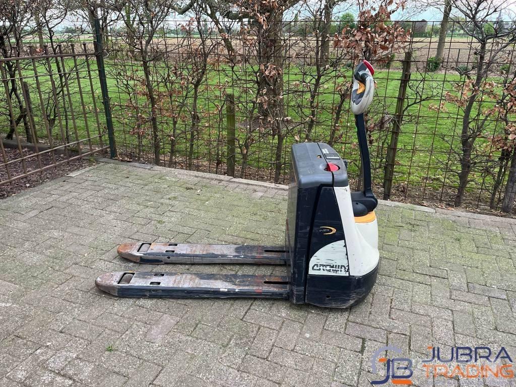 Crown Wp3015 معدات الرفع منخفض المستوى