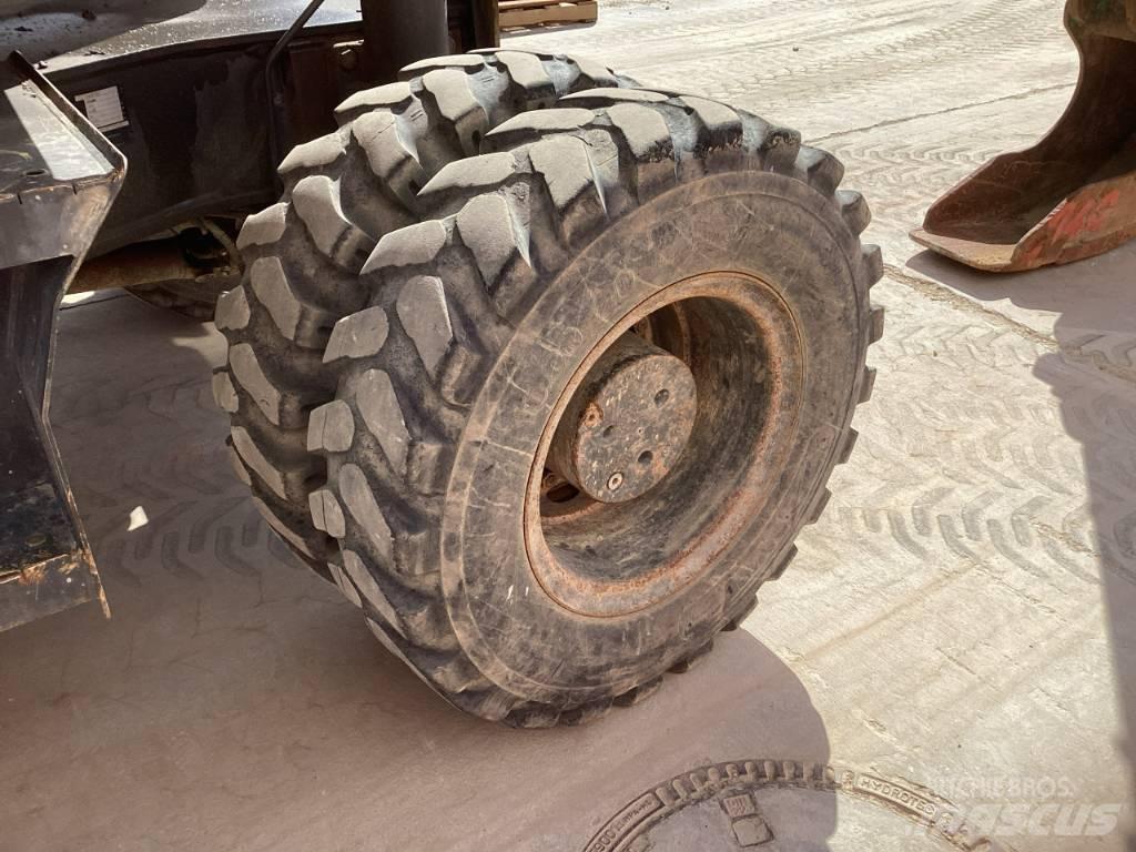 Komatsu PW 160-7E0 حفارات بعجل