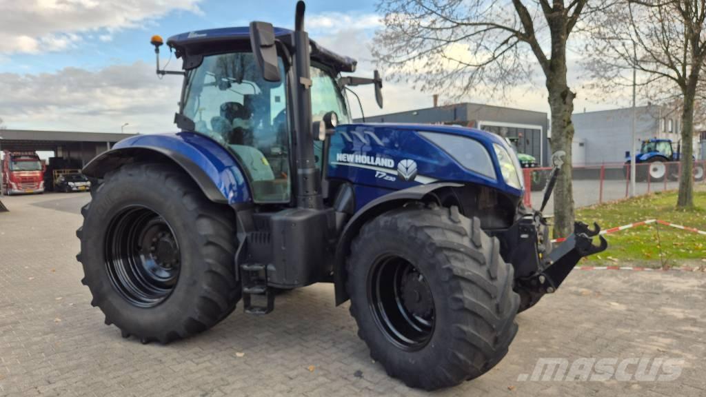 New Holland T 7.230 الجرارات