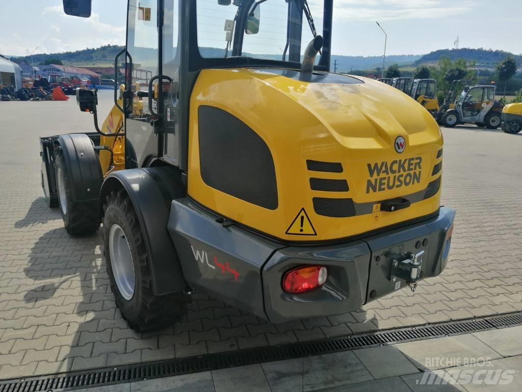 Wacker Neuson WL44 لوادر بعجل