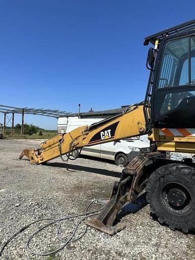CAT M322D VAH حفارات خاصة