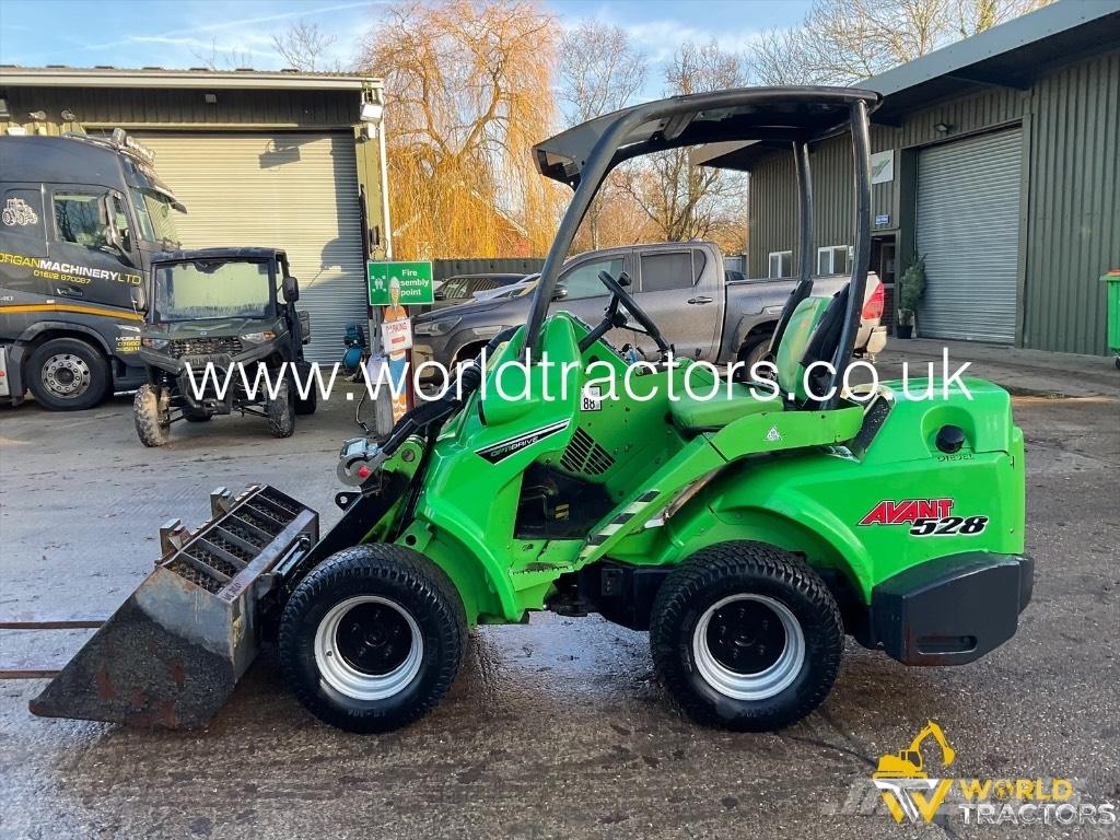 Avant 528 لوادر صغيرة
