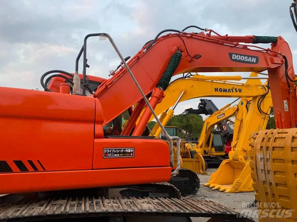 Doosan DX 225 LC حفارات زحافة