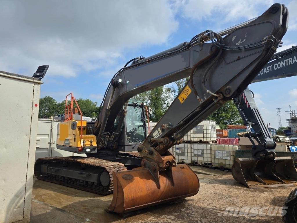 Volvo EC 220EL حفارات زحافة