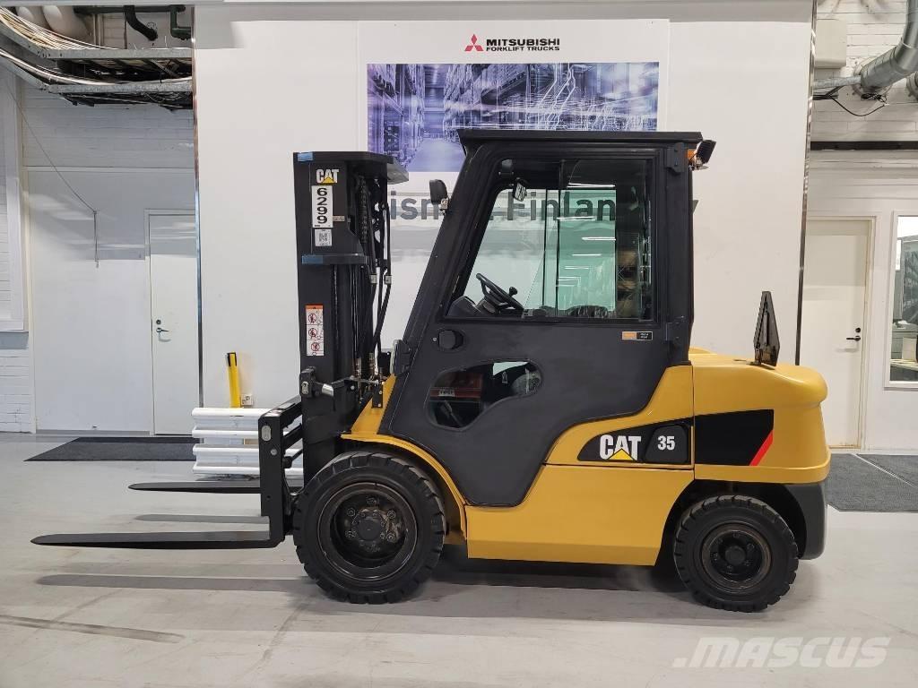 CAT DP 35 N شاحنات الديزل