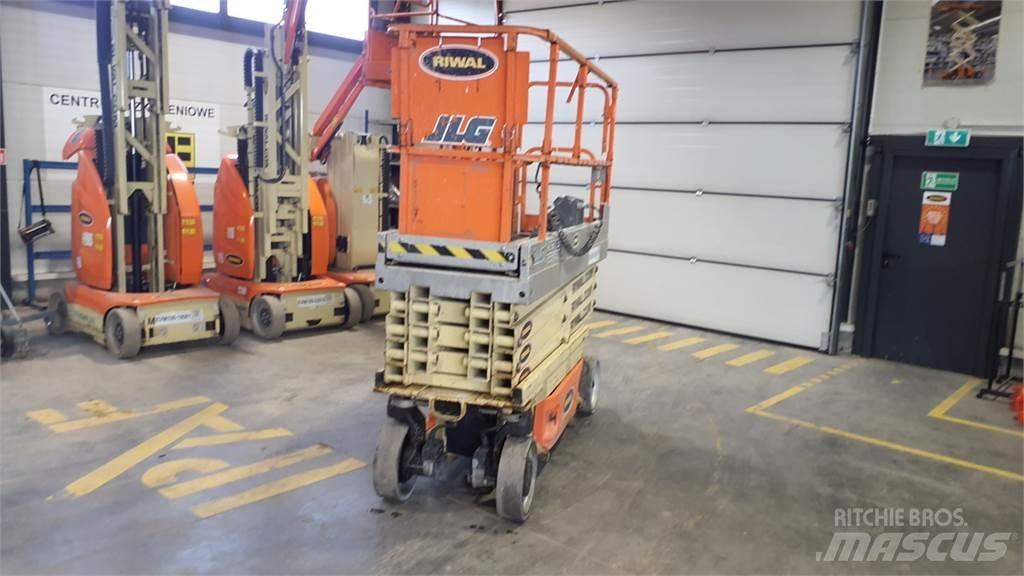 JLG 2630ES رافعات مقصية الشكل