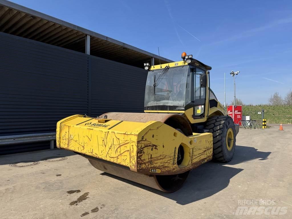 Bomag BW 226 BVC-5 مداحل أحادية الأسطوانة