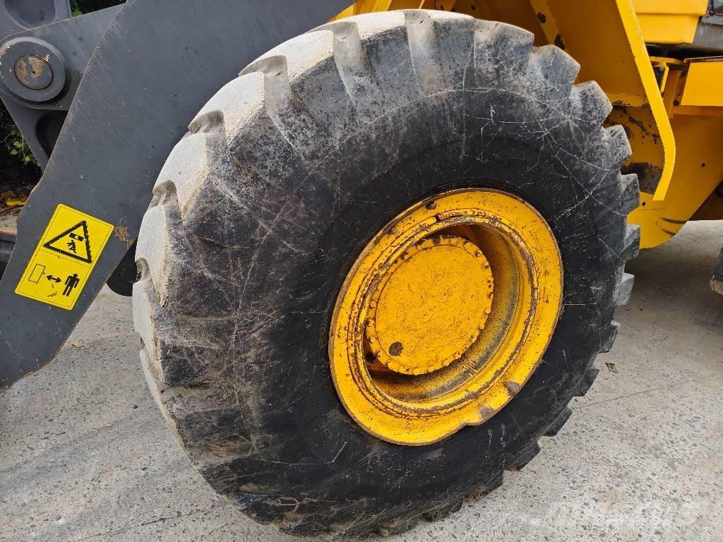 Volvo L 105 لوادر بعجل